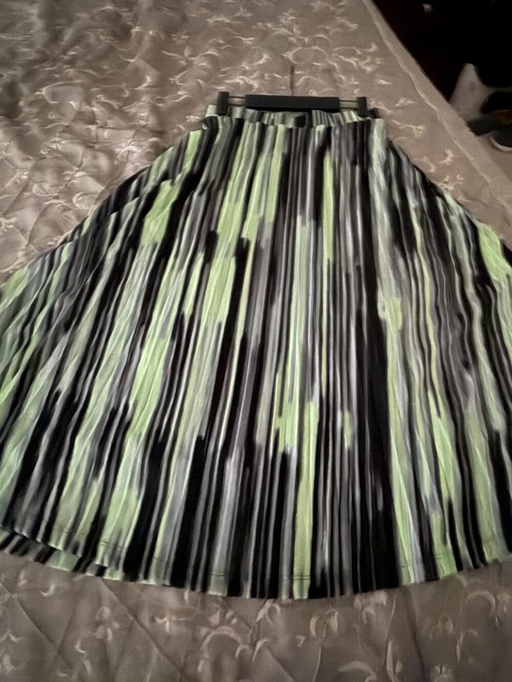 DKNY Pleated Midi Skirt - XL - Picture 2 of 4